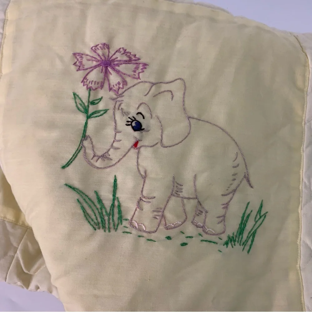 Vintage Quilted Embroidered Baby Blanket Yellow animals nursery - Picture 5 of 10